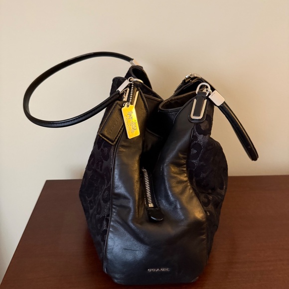 Coach triple compartment black animal print bag - Picture 3 of 7